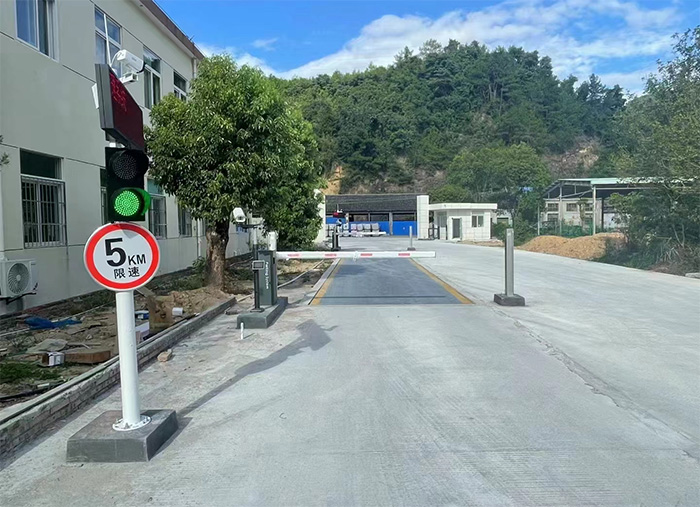 地磅無(wú)人值守稱(chēng)重,無(wú)人值守地磅稱(chēng)重系統(tǒng)再生資源回收站地磅稱(chēng)重系統(tǒng)廠家